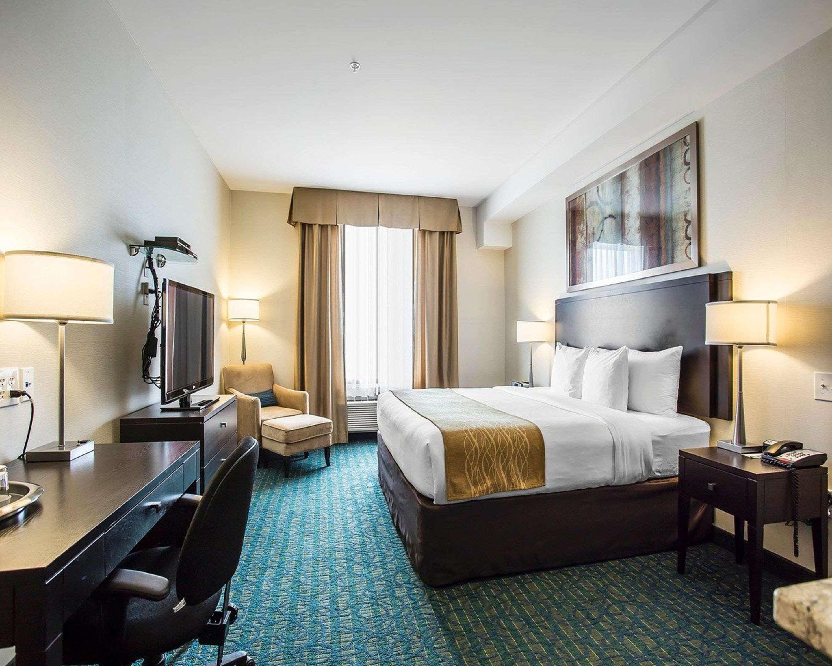 Comfort Hotel Bayer'S Lake Timberlea Bagian luar foto
