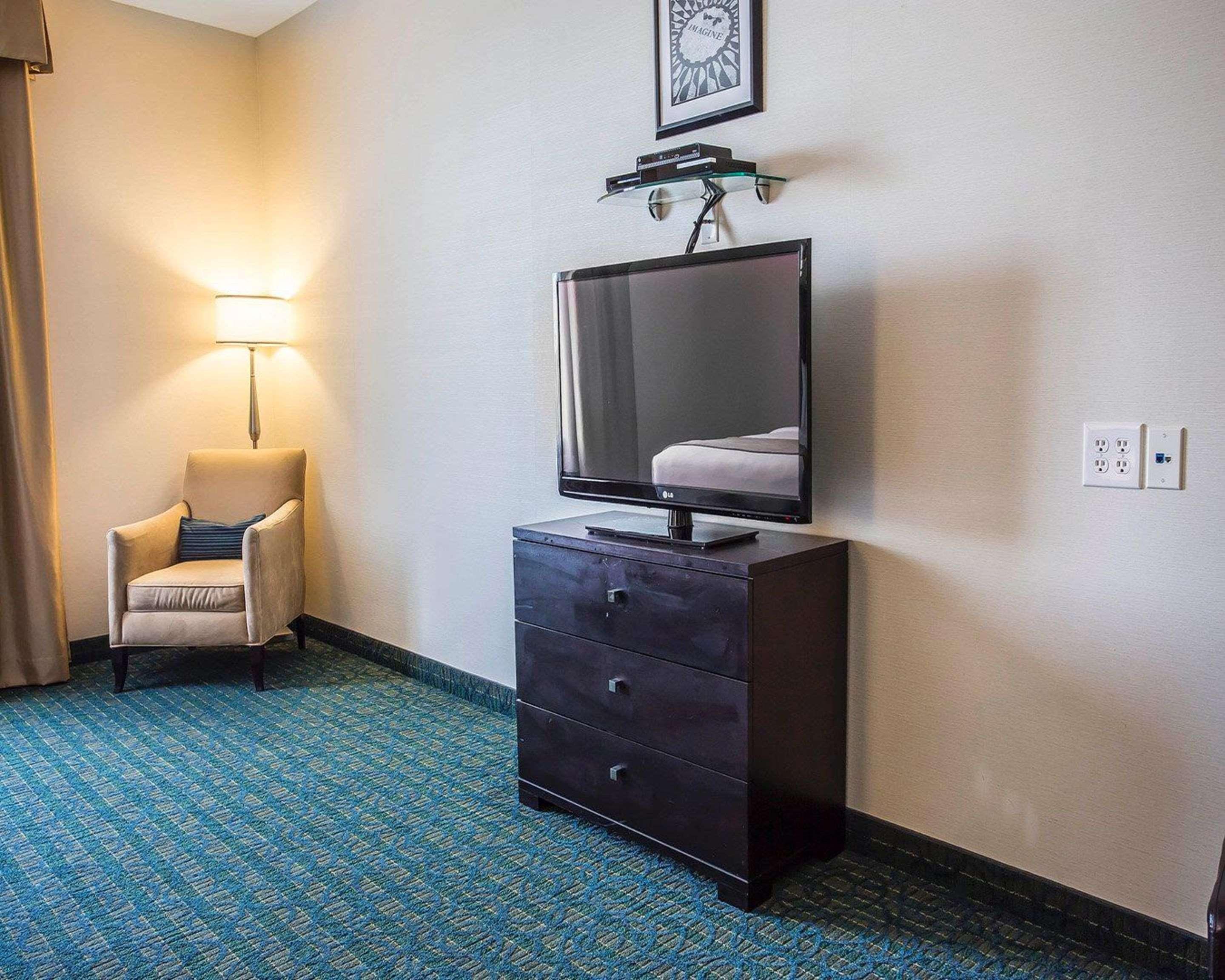 Comfort Hotel Bayer'S Lake Timberlea Bagian luar foto