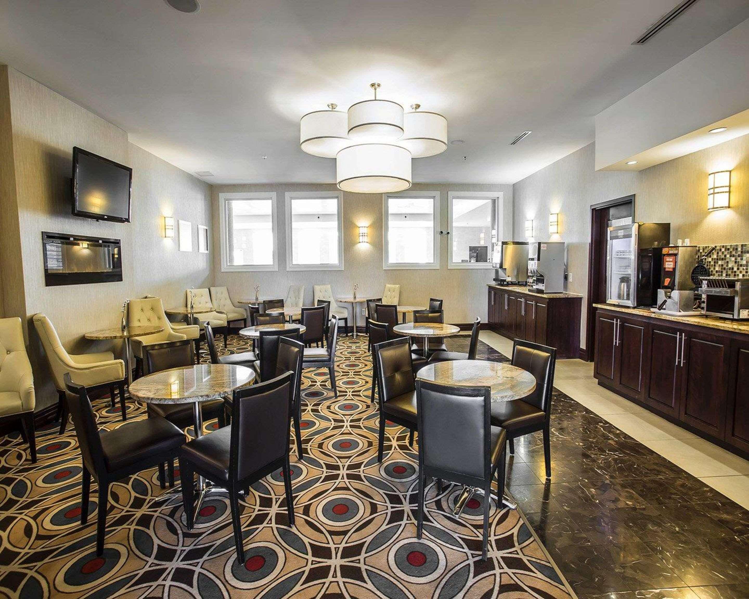 Comfort Hotel Bayer'S Lake Timberlea Bagian luar foto