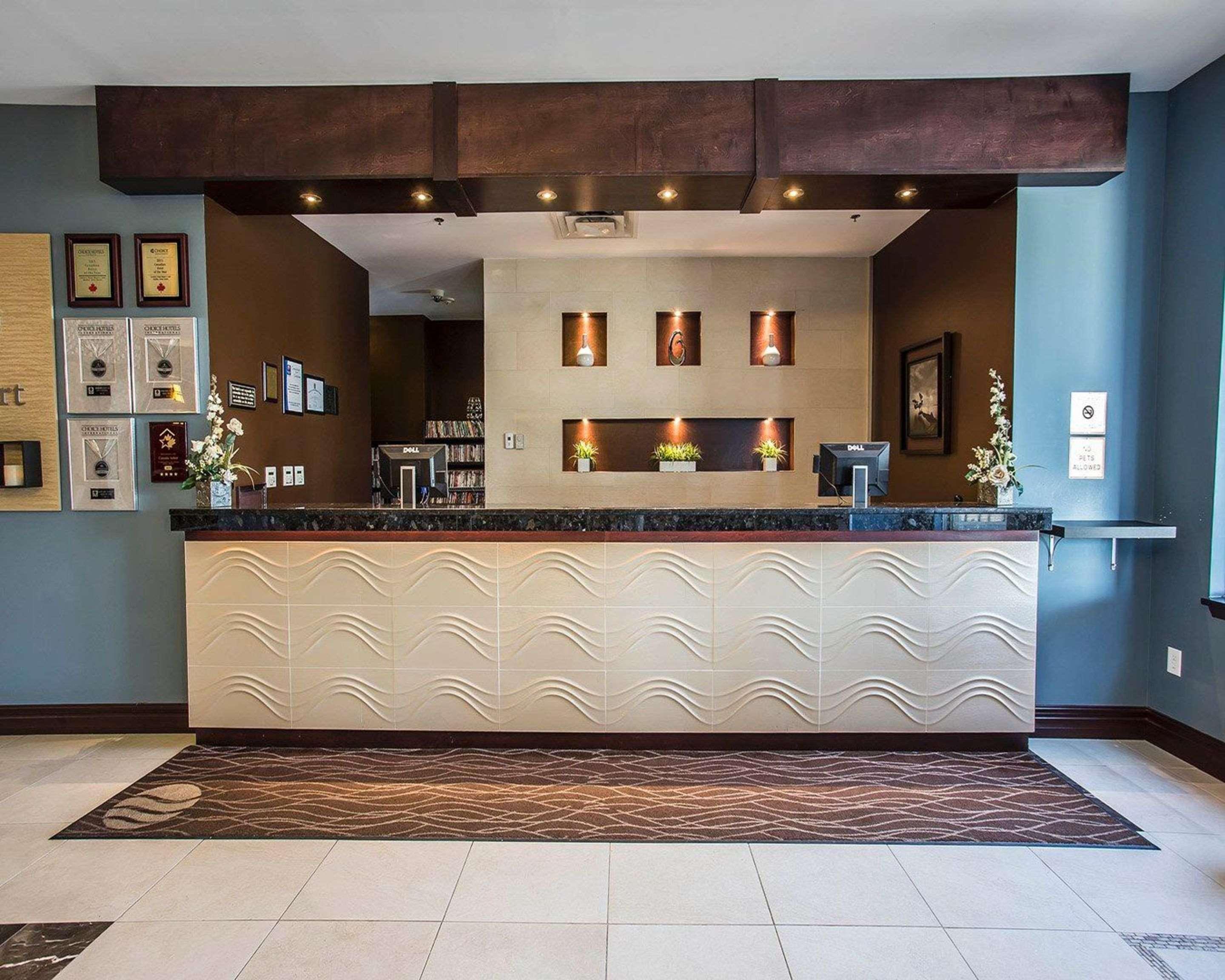 Comfort Hotel Bayer'S Lake Timberlea Bagian luar foto
