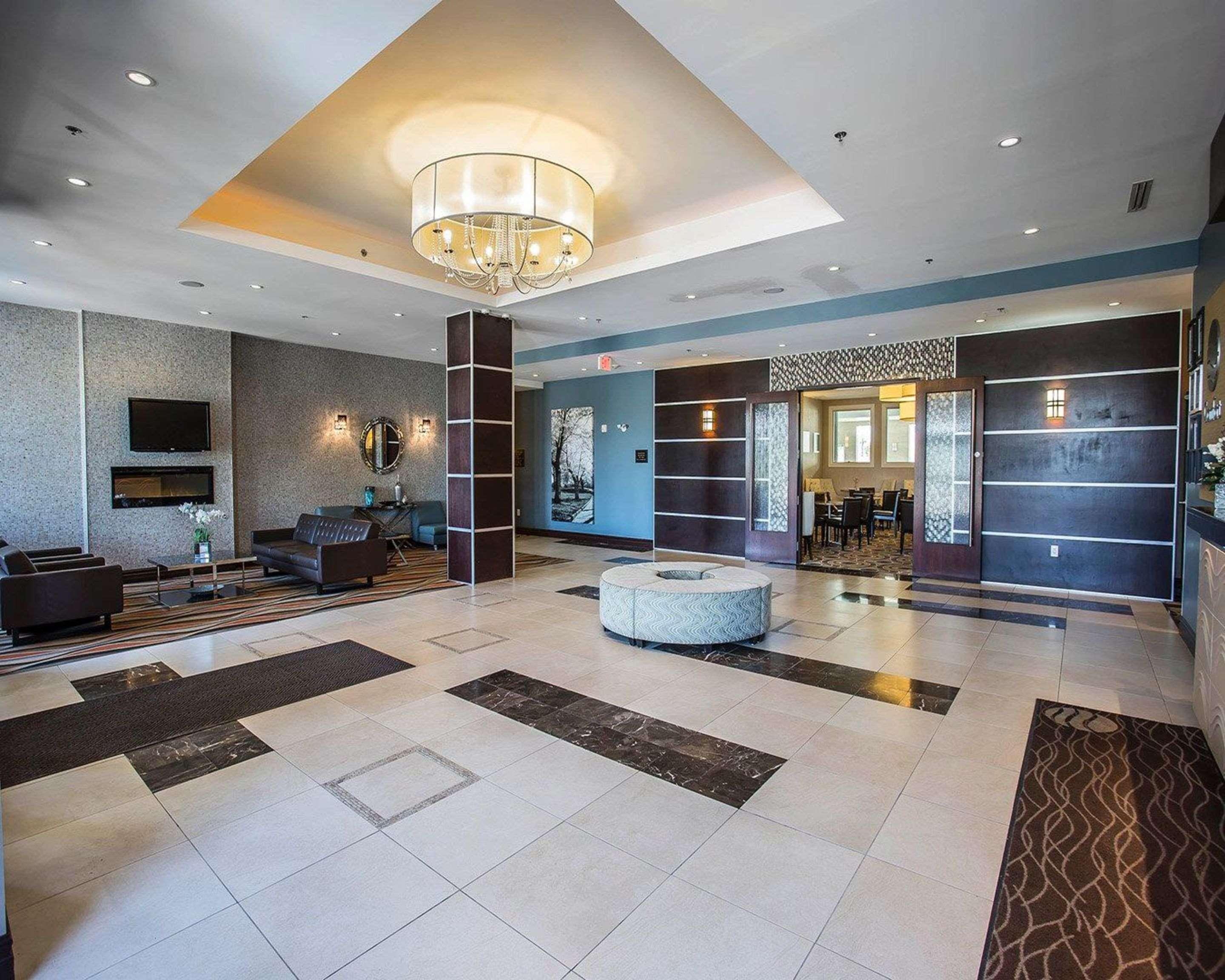 Comfort Hotel Bayer'S Lake Timberlea Bagian luar foto