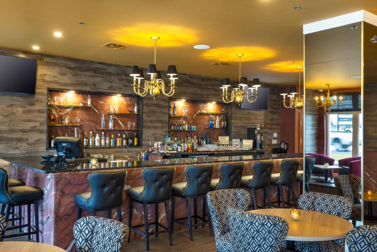 Comfort Hotel Bayer'S Lake Timberlea Bagian luar foto
