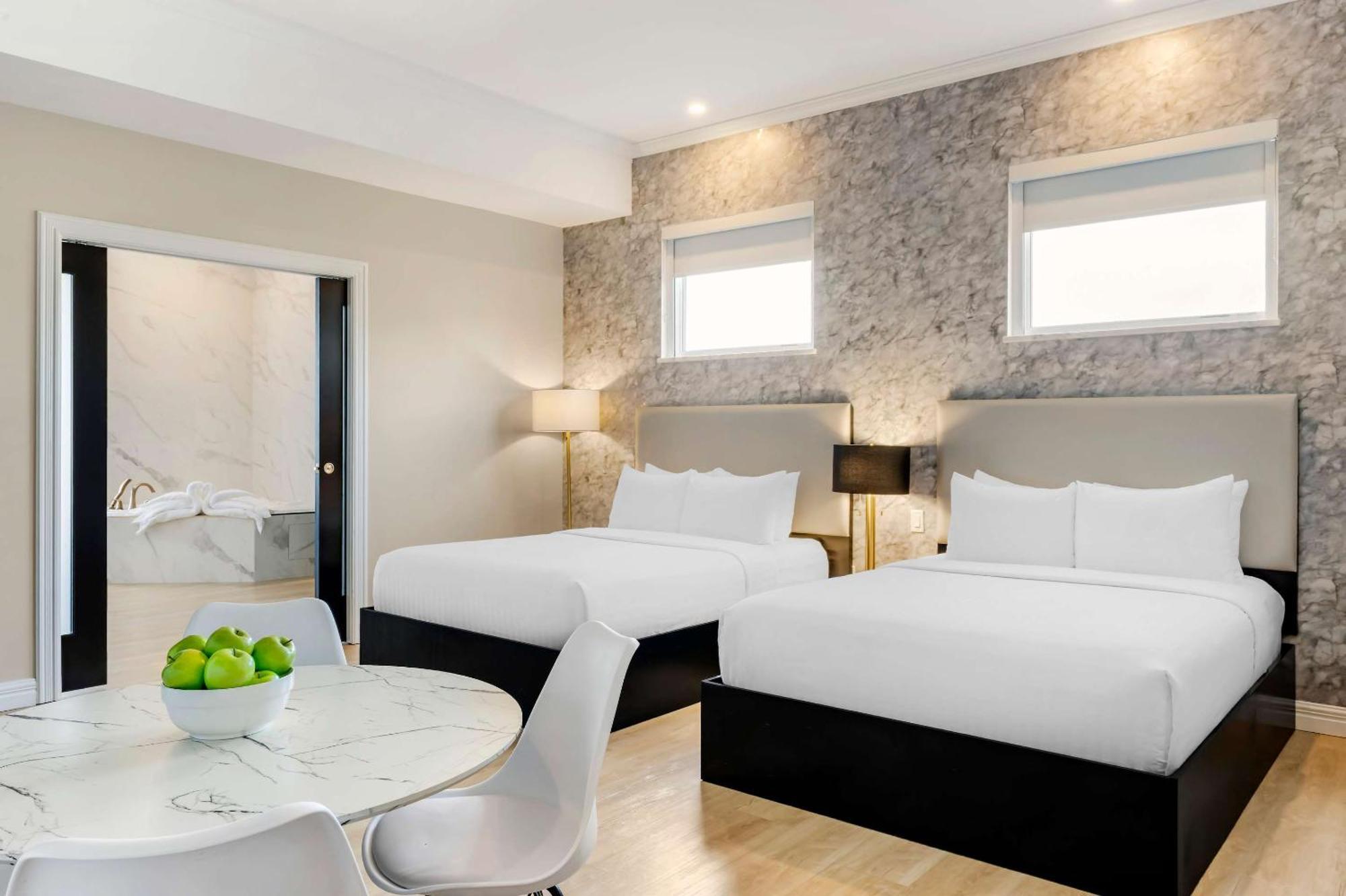 Comfort Hotel Bayer'S Lake Timberlea Bagian luar foto
