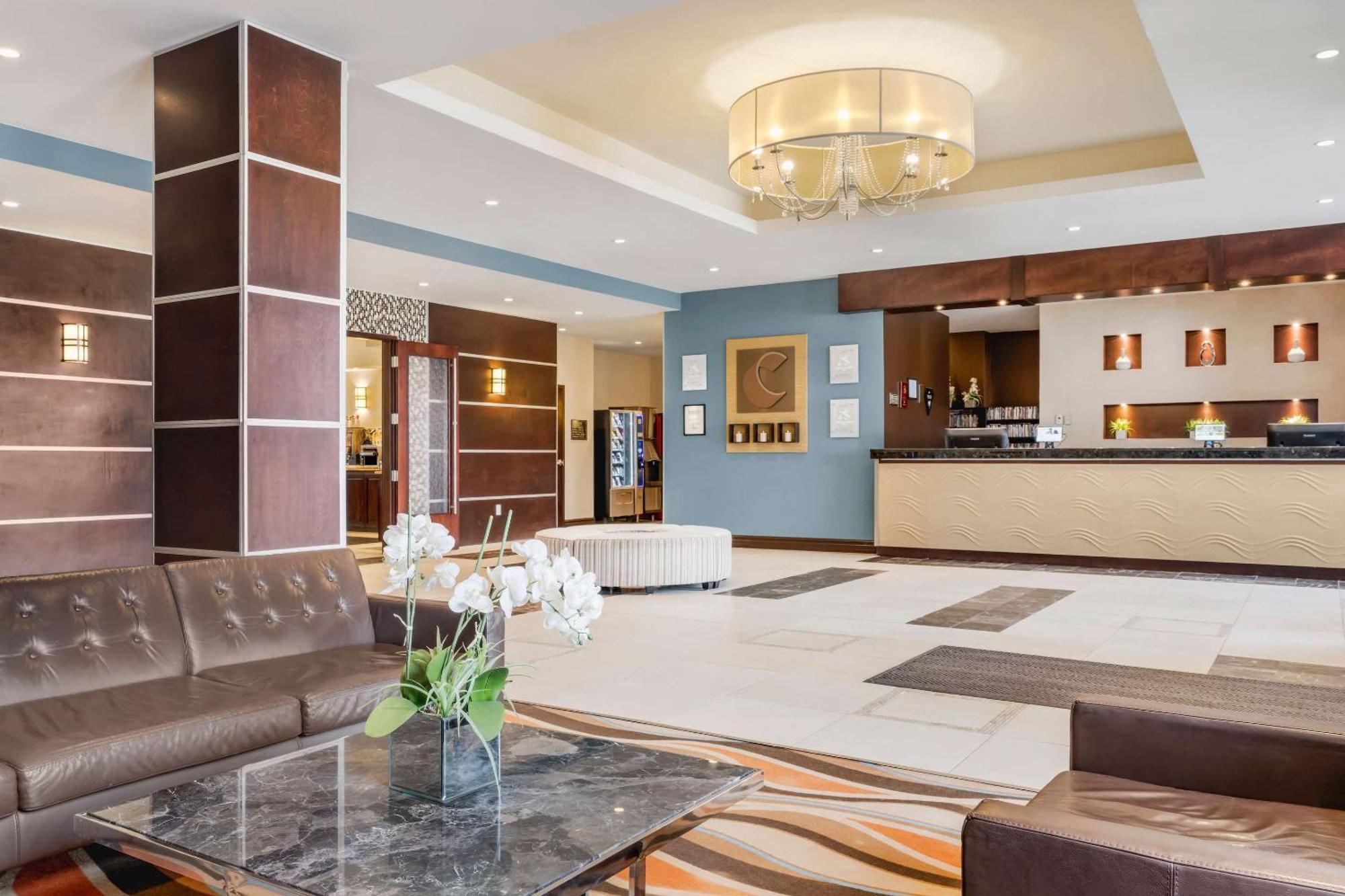 Comfort Hotel Bayer'S Lake Timberlea Bagian luar foto