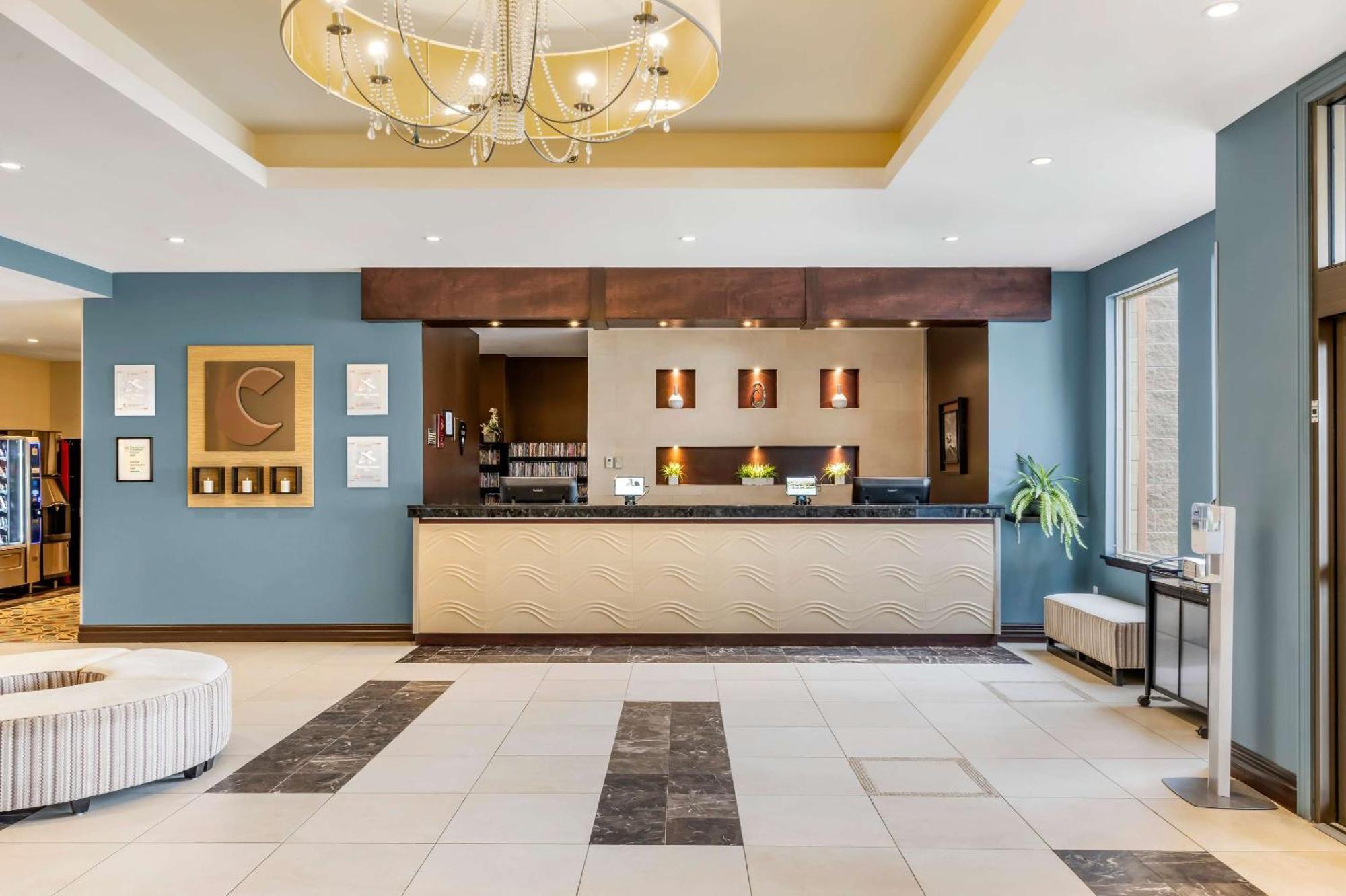 Comfort Hotel Bayer'S Lake Timberlea Bagian luar foto